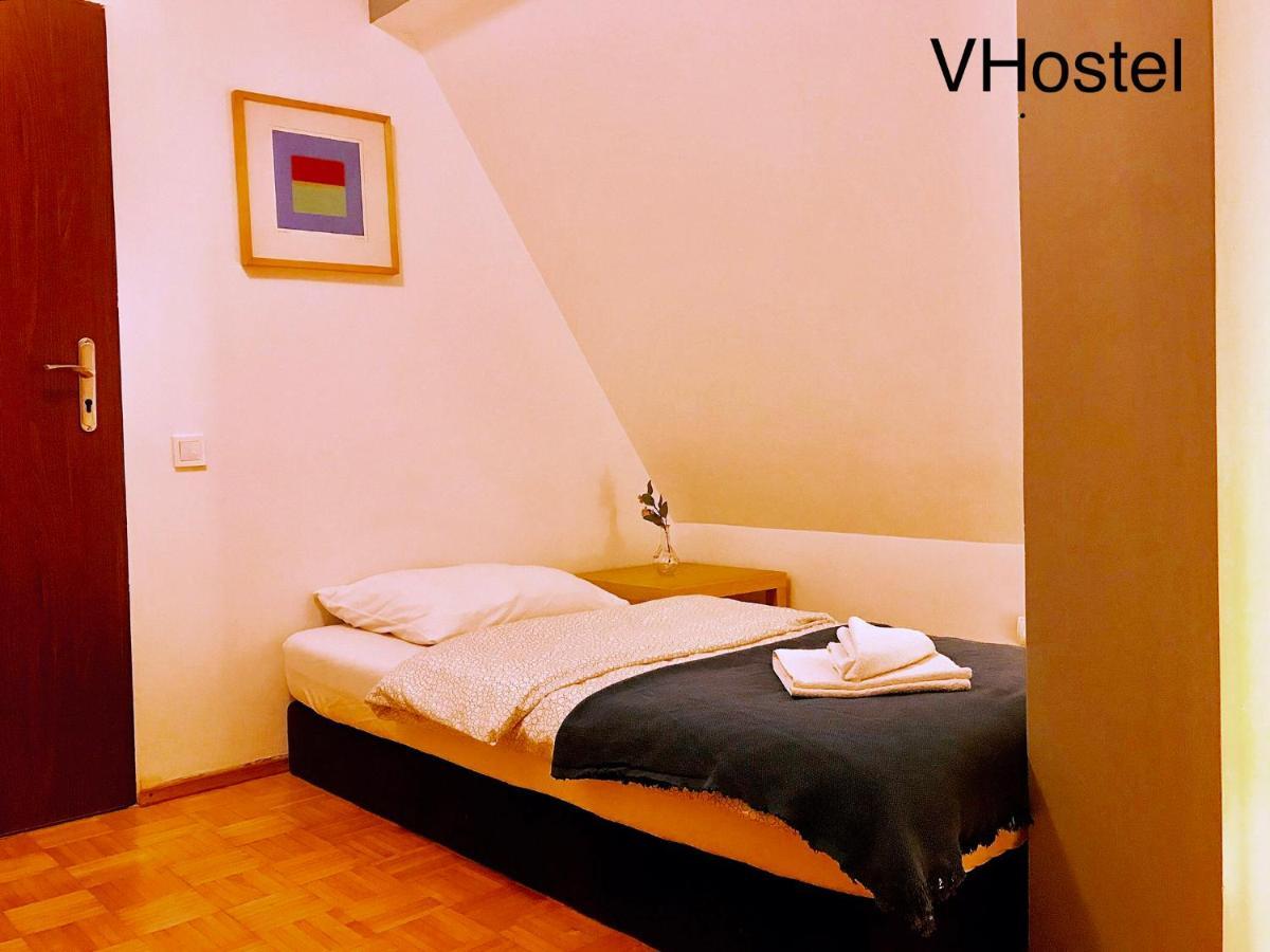 V Hostel Varsavia Esterno foto